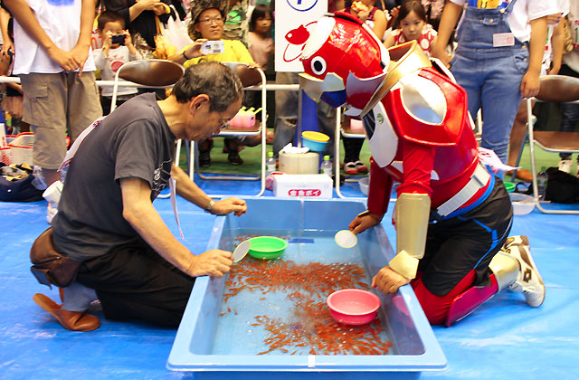 ご当地ヒーロー　金魚ちょうちんマン